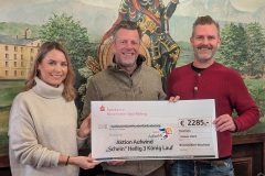Spendenuebergabe_Spendenlauf-Maxlrainer-Braeustueberl